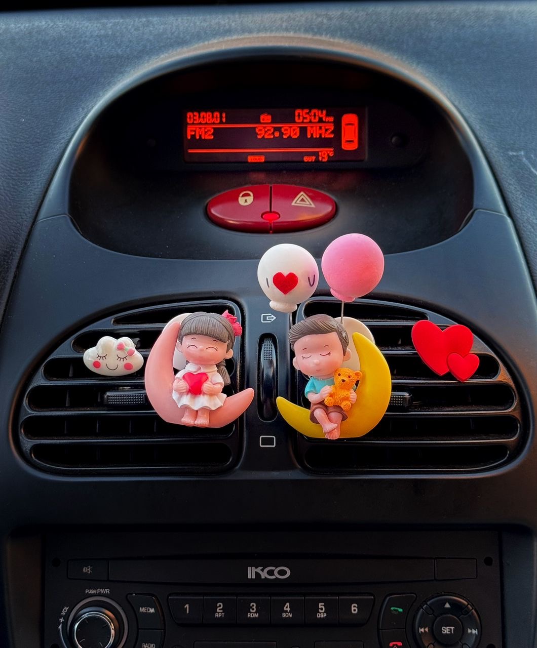 خوشبو کننده خودرو عروسکی